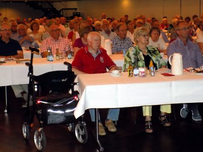 Blick in die vollbesetzte Stadthalle Hiltrup