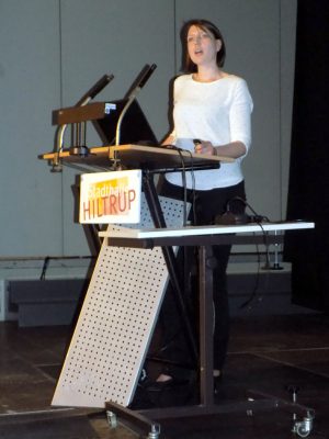 Ergotherapeutin Diana Haubrich zeigt Hilfen auf wenn das Schreiben nicht mehr so gut gelingen will.