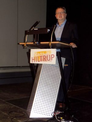 Von Dr. Michael Ohms erfahren die Gäste was es Neues und Wichtiges zu Parkinson-Medikamenten und Nebenwirkungen gibt.