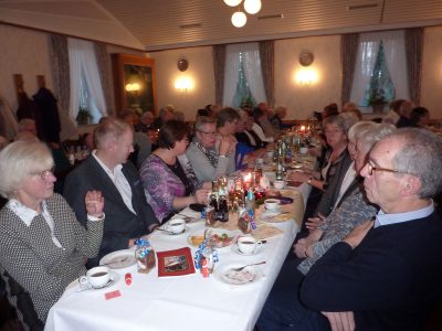 Festliche Tafeln im Saal