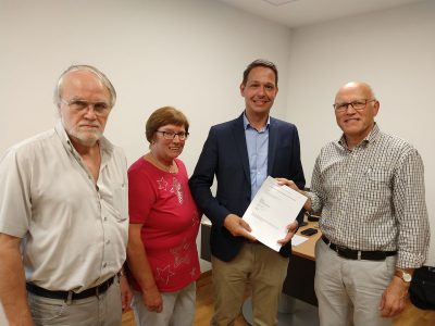 Übergabe der Kooperationsvereinbarung v.l.n.r: Hagen Libeau, Dorothea Stauvermann, Prof. Dr. Tobias Warnecke, Reiner Krauße.