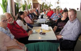 Bunte Runde im Café Heyse.