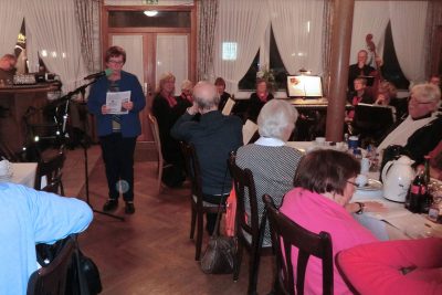 Dorothea Stauvermann mit „Stille Nacht“.