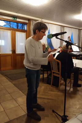 Lucia Rawert mit „Wie Sankt Nikolaus einen Gehilfen fand“.