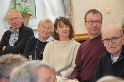 Viele Infos, aufmerksames Publikum...