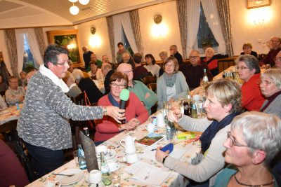 Christine Meiers sammelt die Diskussionsbeiträge der Gruppe.