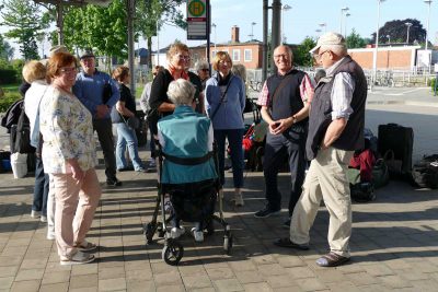 Warten auf den Bus zur Müritz