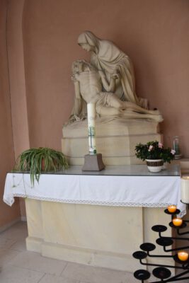 Kerze in der Kapelle