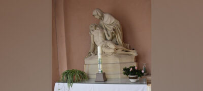 Kerze in der Kapelle