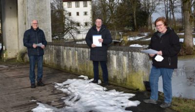 Auf dem Bild zu sehen: von links: Reiner Krauße Stefan Wolters sowie Dorothea Stauvermann.