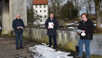 Auf dem Bild zu sehen: von links: Reiner Krauße Stefan Wolters sowie Dorothea Stauvermann.